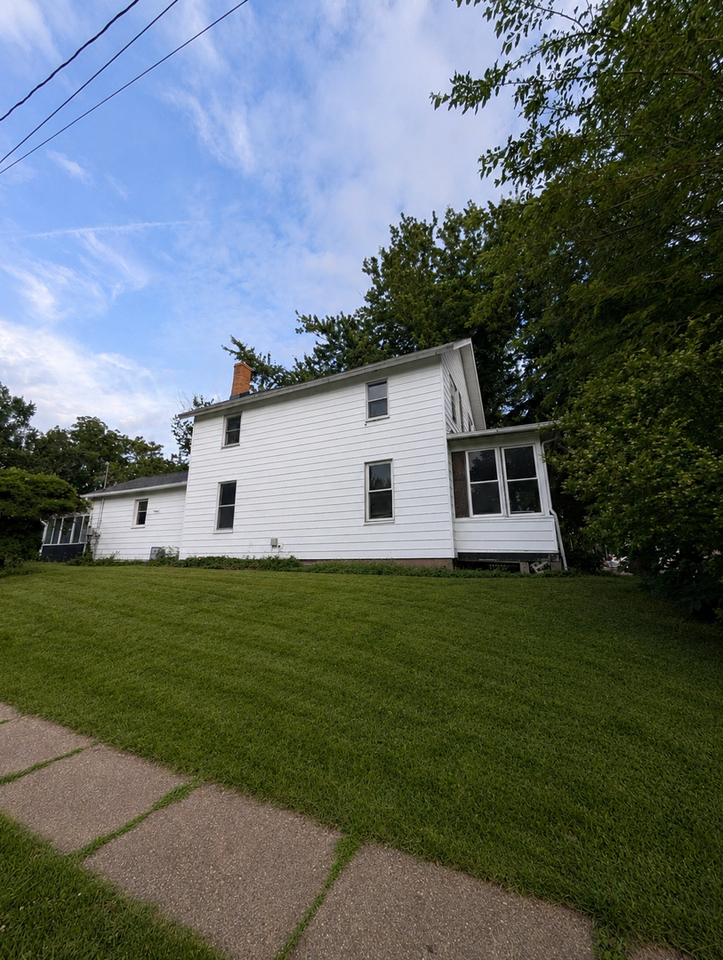 1935 Leclaire St - Photo 2 of 3