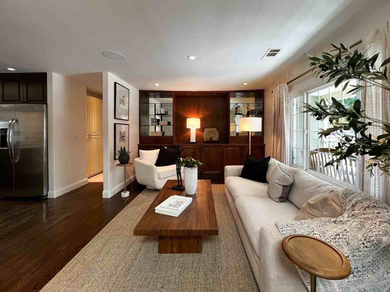 1022 Berry Ln - Photo 7 of 50