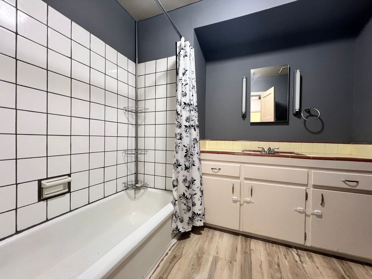 1101 Nebraska Ave - Photo 3 of 26