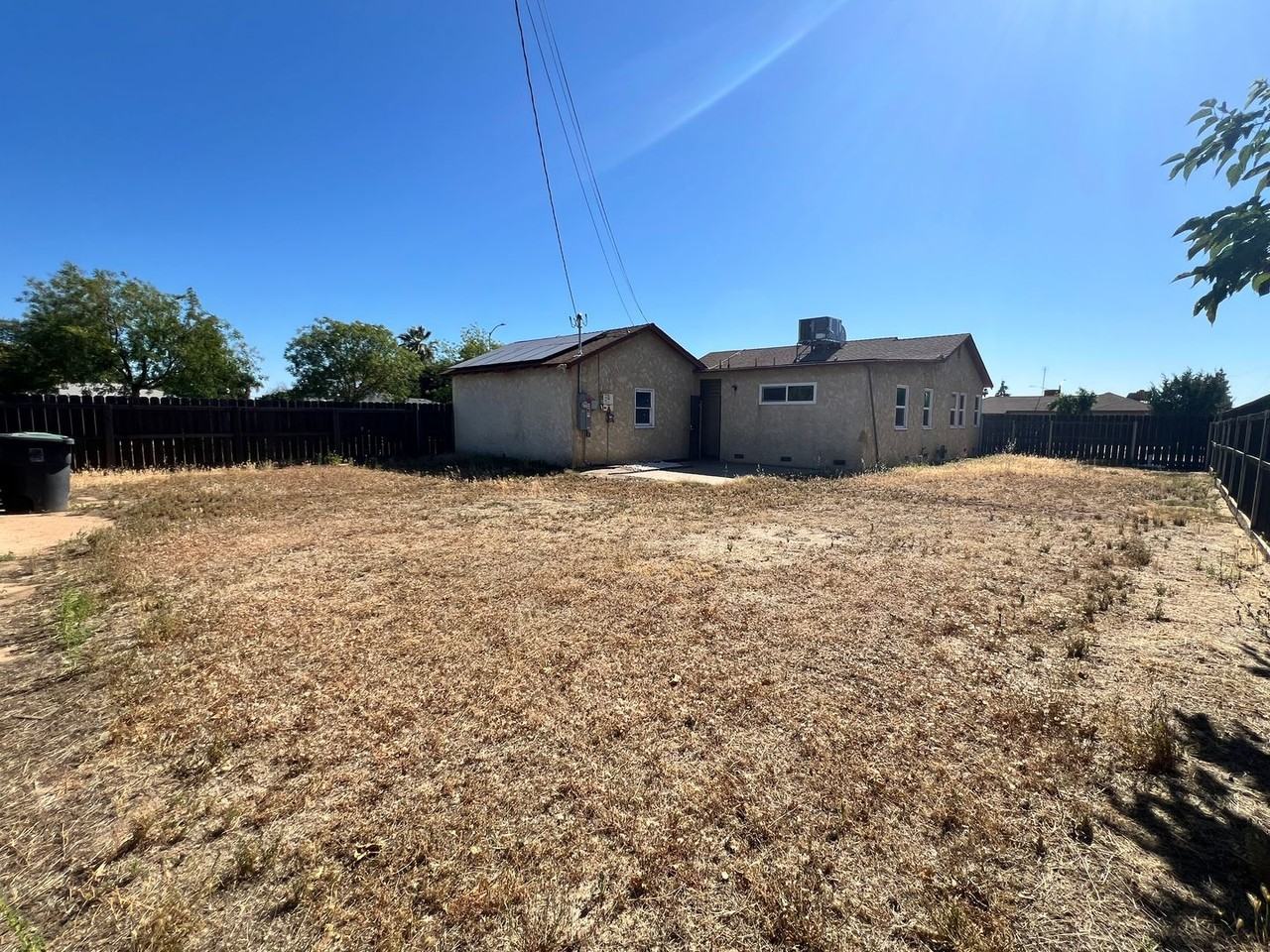 1101 Nebraska Ave - Photo 4 of 26