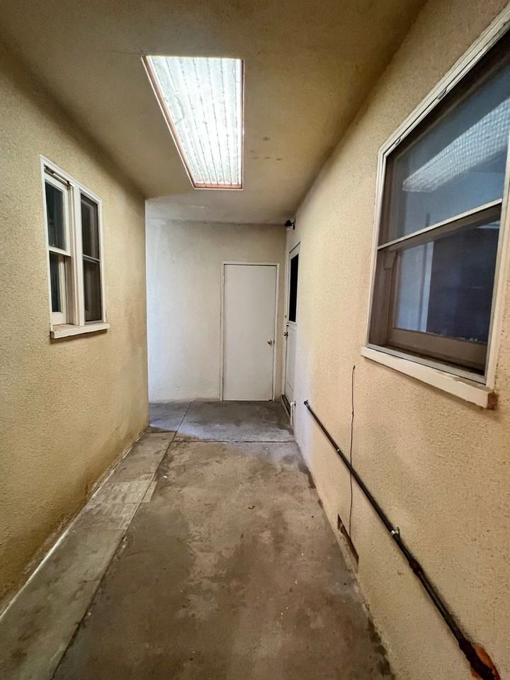 1101 Nebraska Ave - Photo 7 of 26