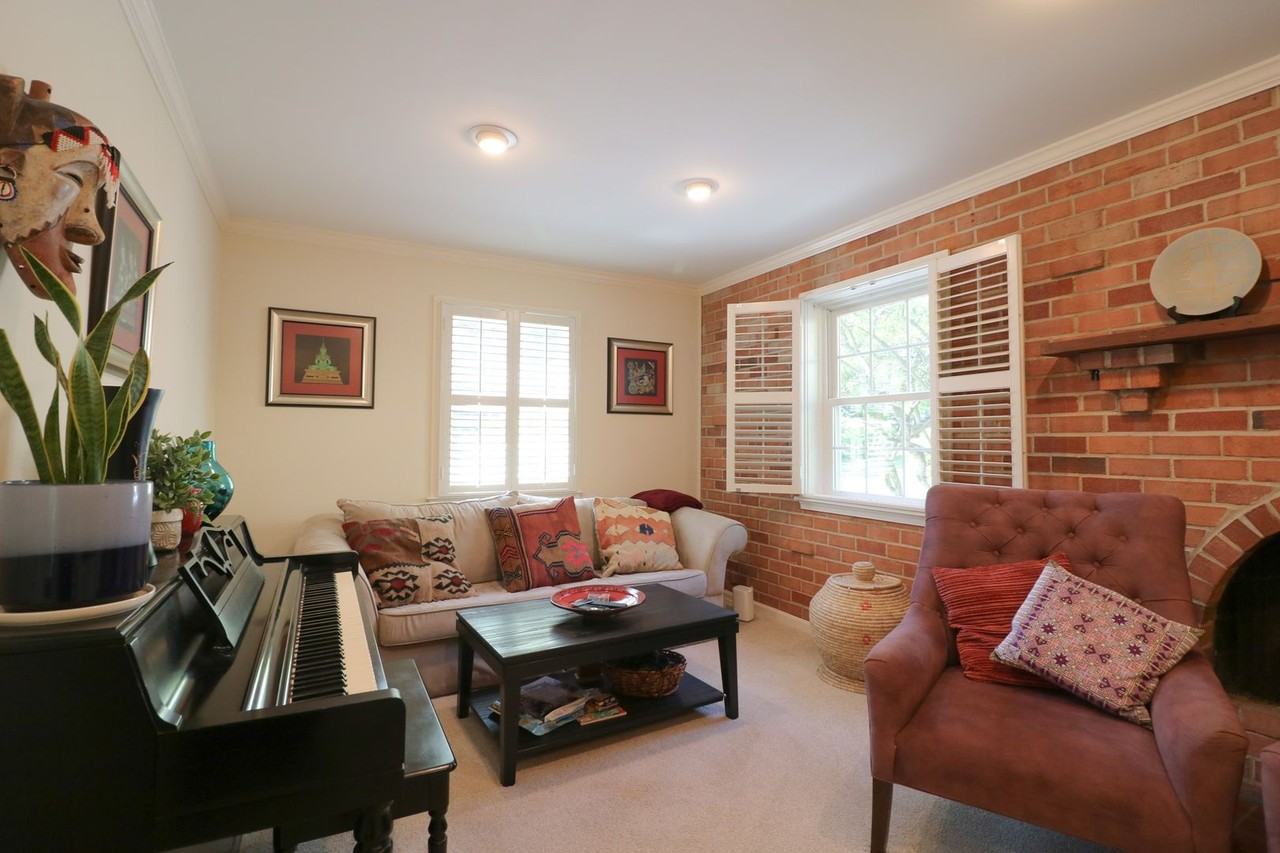 14601 Melinda Ln - Photo 4 of 16