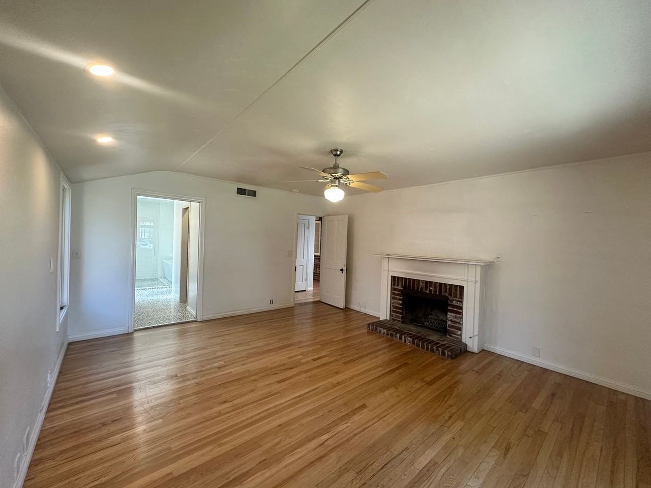 1531 W Laurel Ave - Photo 7 of 37