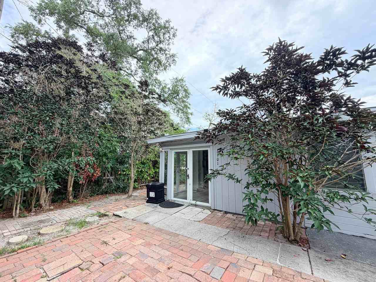 6901 Brentford Rd - Photo 2 of 15