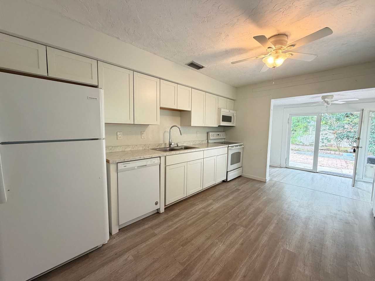 6901 Brentford Rd - Photo 7 of 15