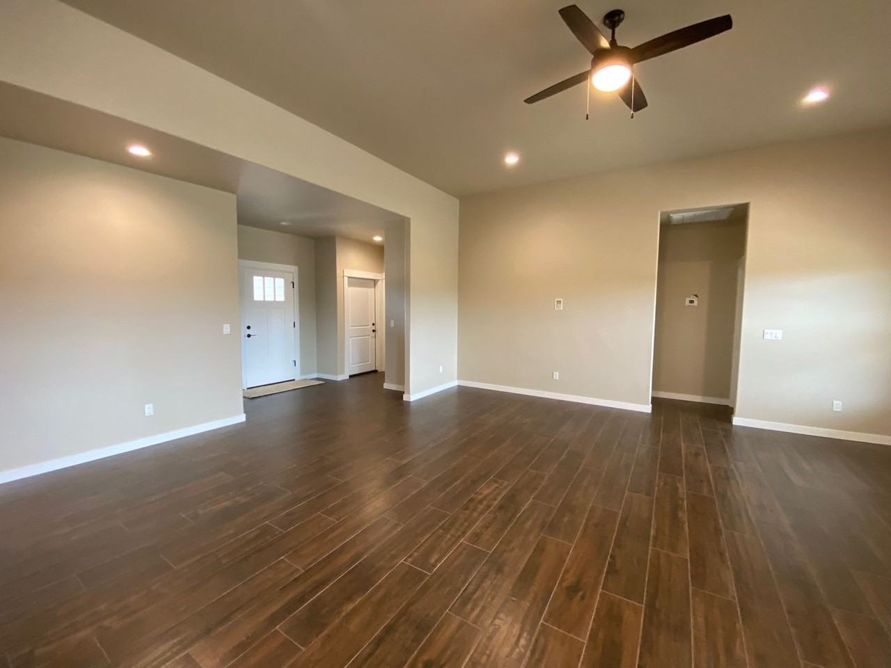 909 Durham Ave - Photo 4 of 24