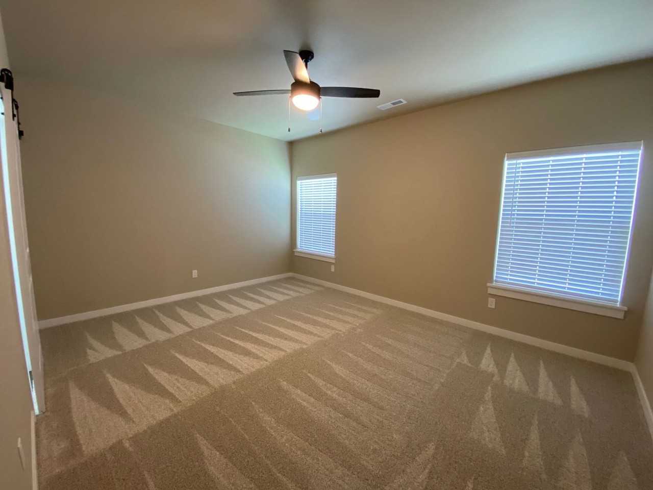 909 Durham Ave - Photo 7 of 23