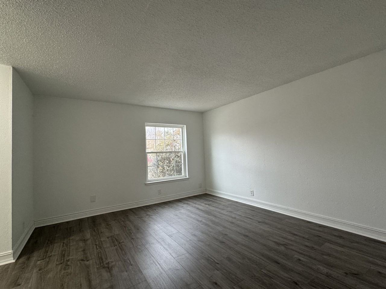 6631 Spring Hurst St - Photo 4 of 45