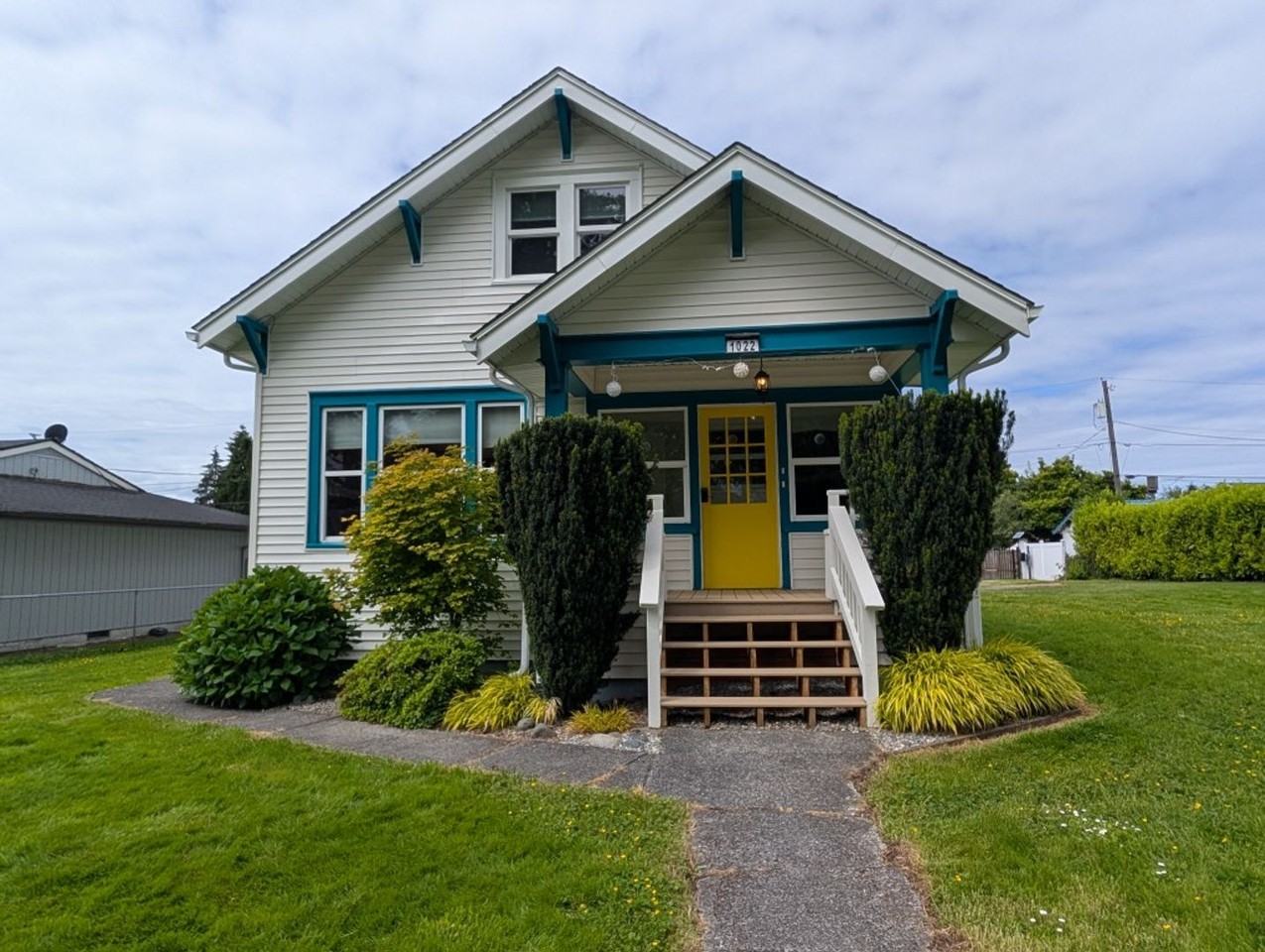 1022 Oakes Ave #A - Photo 2 of 18
