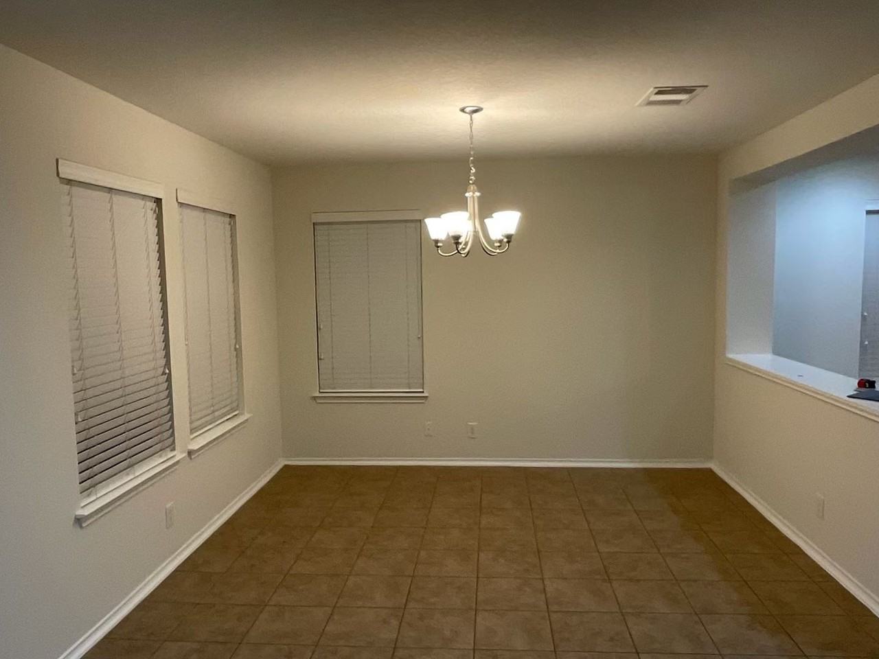 1054 Dorn - Photo 5 of 31