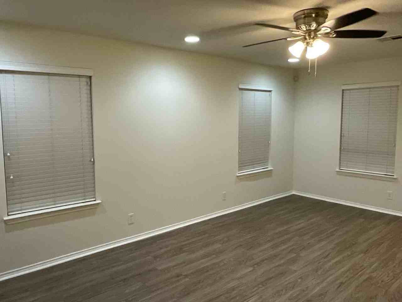 1054 Dorn - Photo 6 of 31