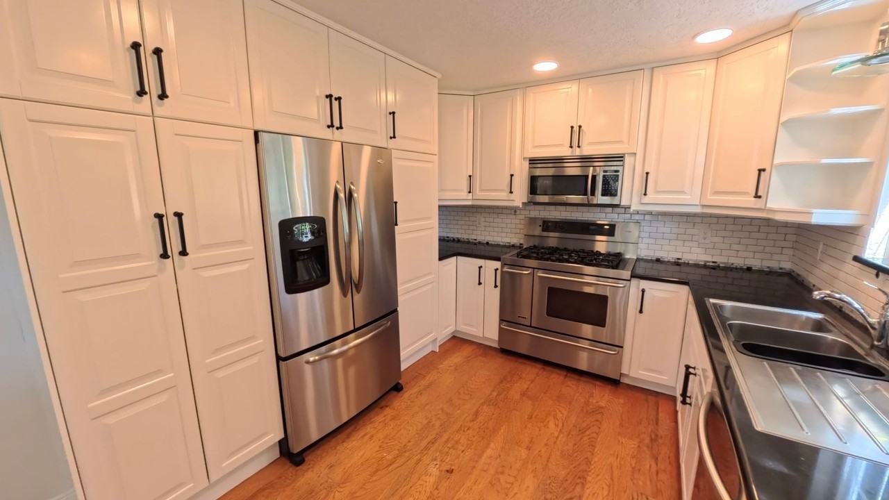 107 S 300 E - Photo 3 of 26