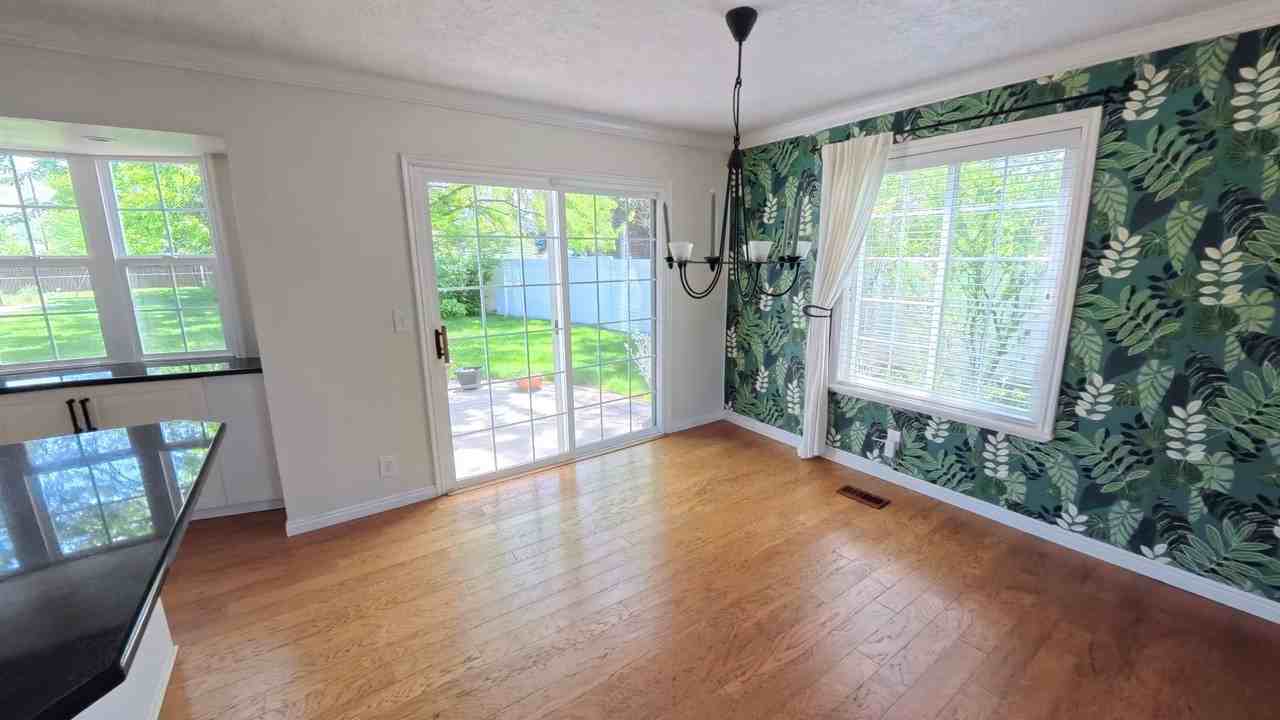 107 S 300 E - Photo 6 of 26