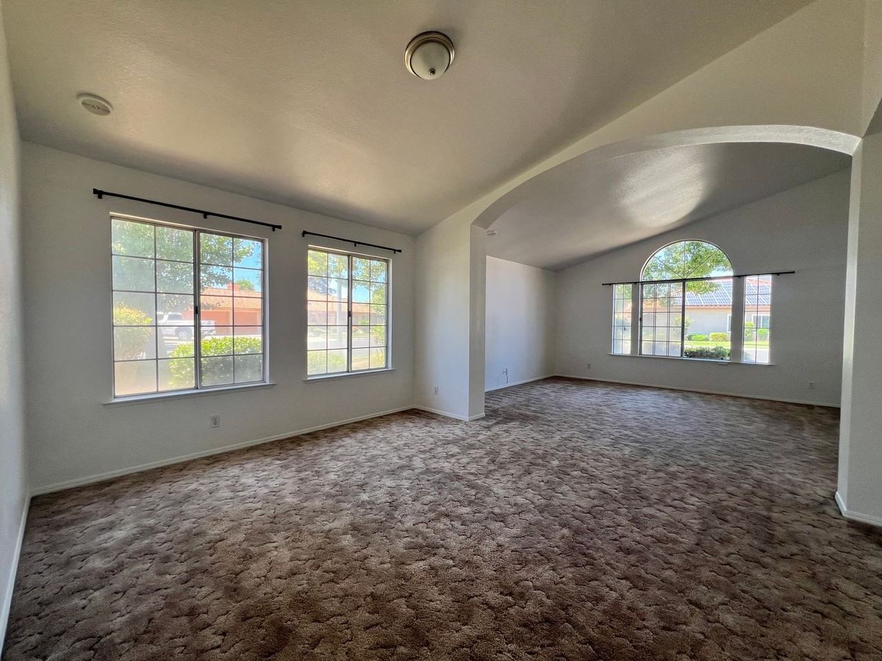 901 Paintbrush Dr - Photo 5 of 26