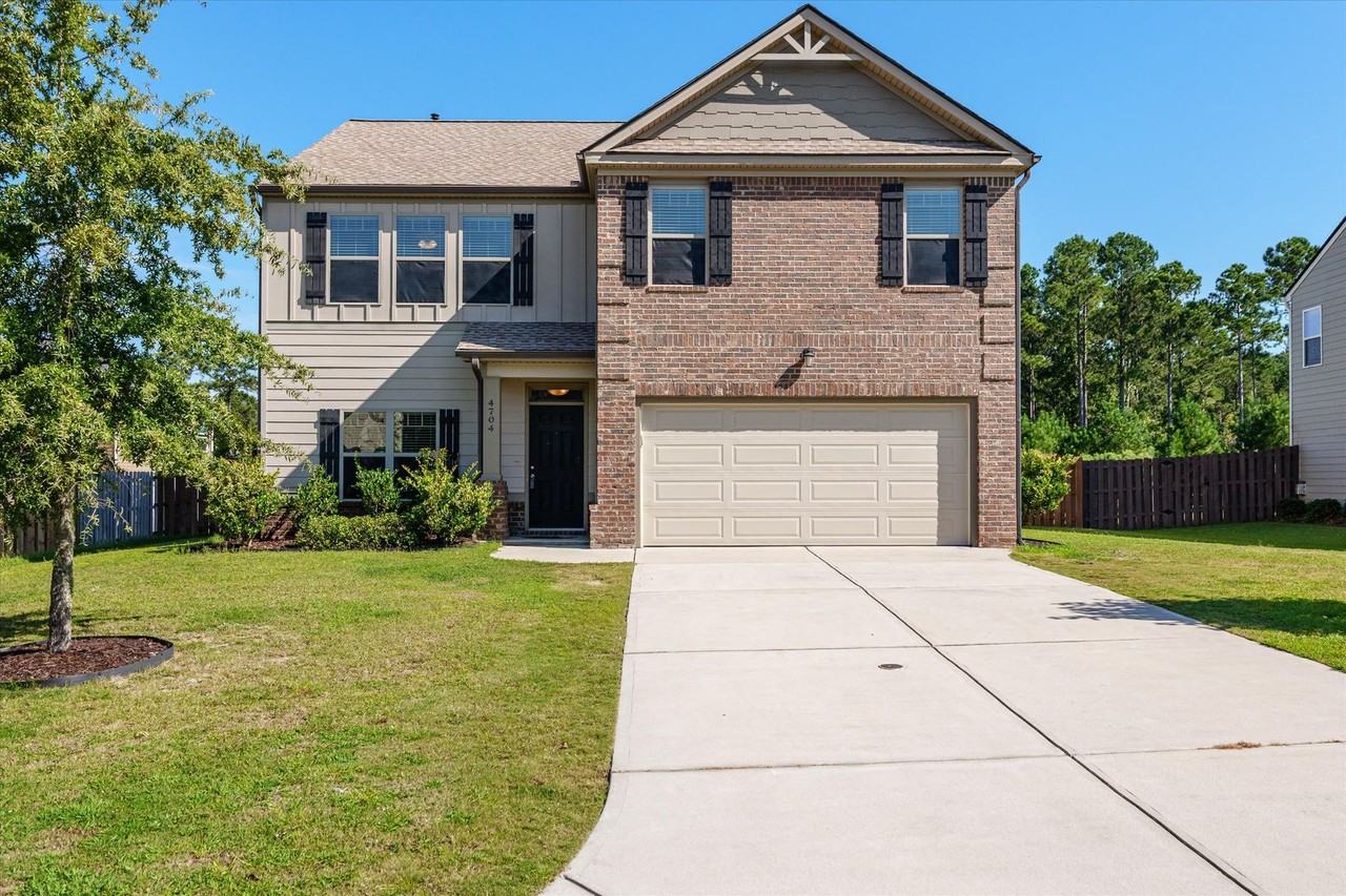 4704 Southwind Rd - Photo 2 of 45