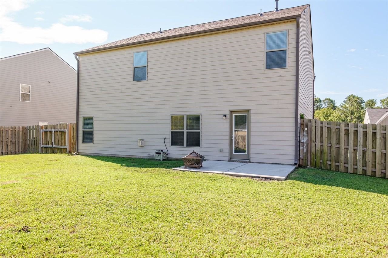 4704 Southwind Rd - Photo 7 of 45