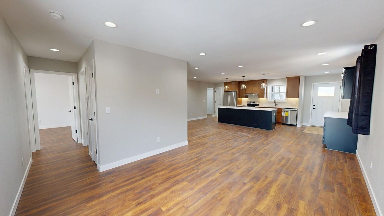 2 Bedroom Twin Home for Rent - Photo 4 of 16