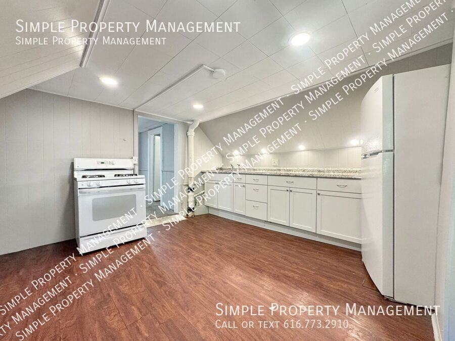 1317 Hamilton Ave Nw #2 - Photo 2 of 12