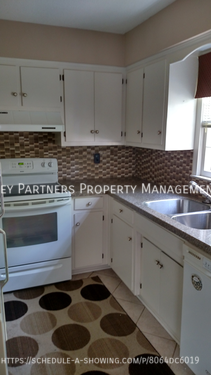 8602 W 109th Ter - Photo 4 of 9