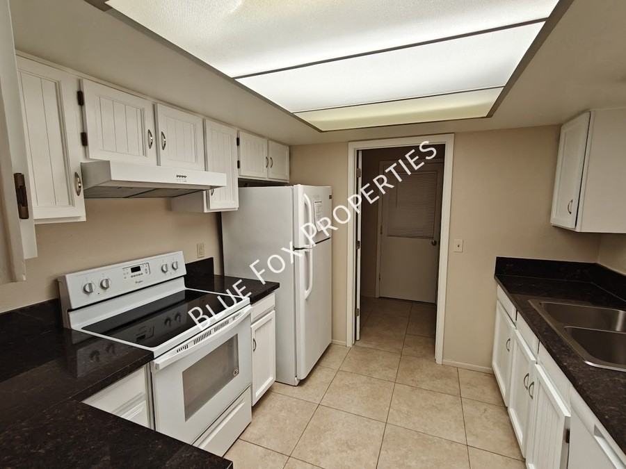 8305 N Midnight Way - Photo 2 of 36