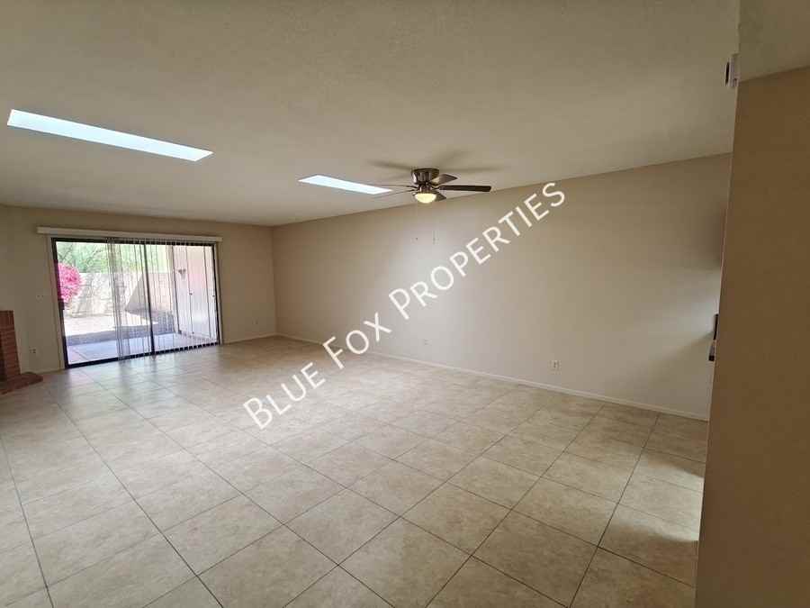 8305 N Midnight Way - Photo 7 of 36