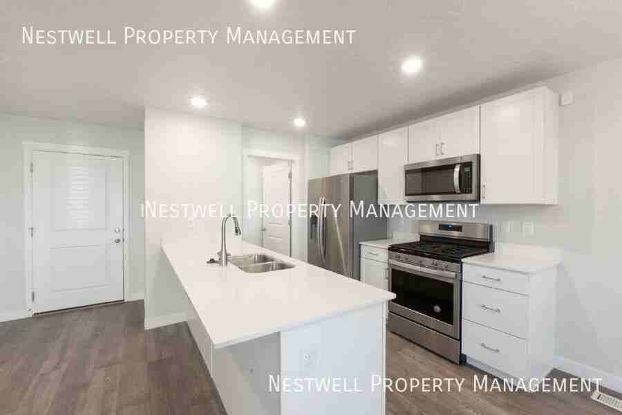 97 N Voyager Ln - Photo 2 of 20