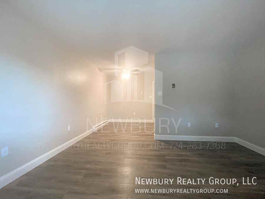 49 Sunbury Est - Photo 2 of 17