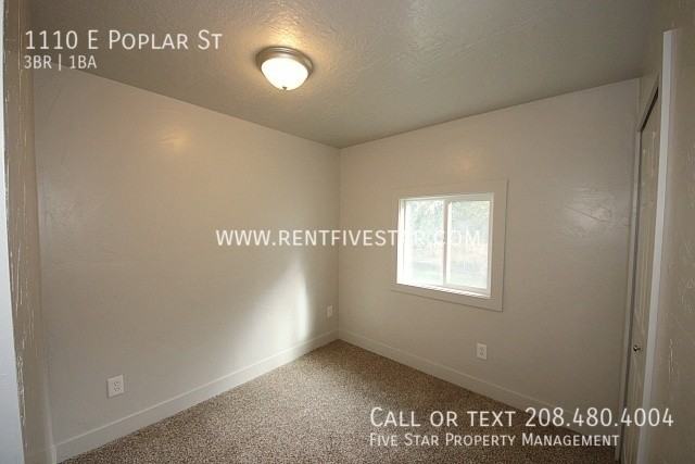 1110 E Poplar St - Photo 6 of 10