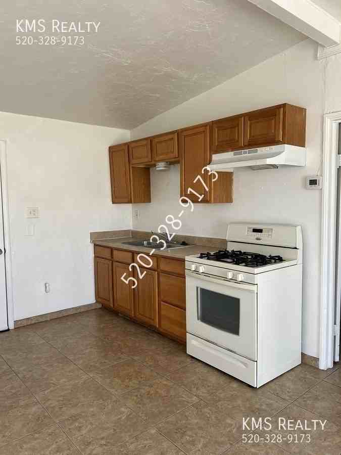 2943 N Alvernon Way #1 - Photo 5 of 9