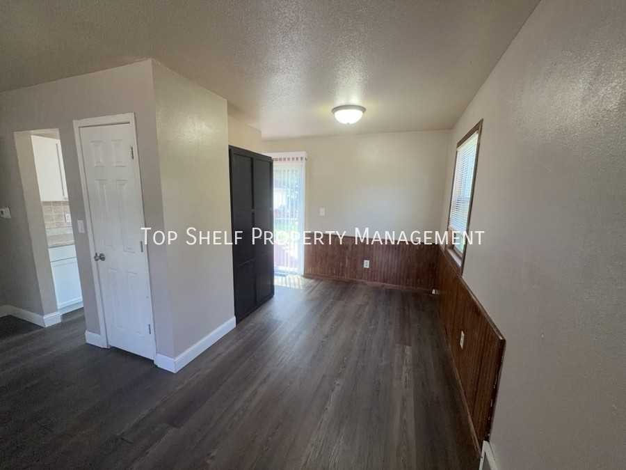521 Hart Ave - Photo 4 of 12