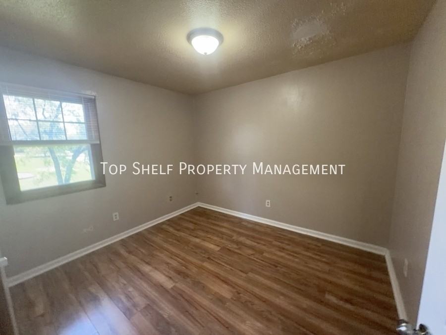 521 Hart Ave - Photo 5 of 12