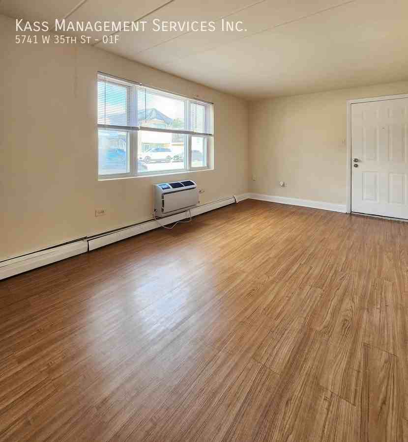 5741 W 35th St #01F - Photo 2 of 10