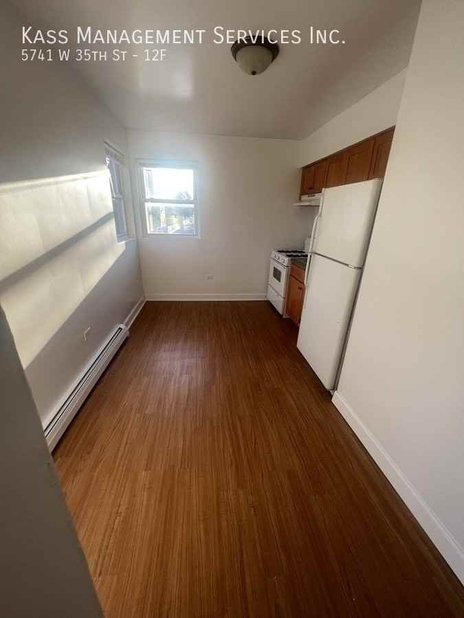 5741 W 35th St #12F - Photo 3 of 7