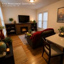 646 W Oakdale Ave #1R - Photo 1 of 1