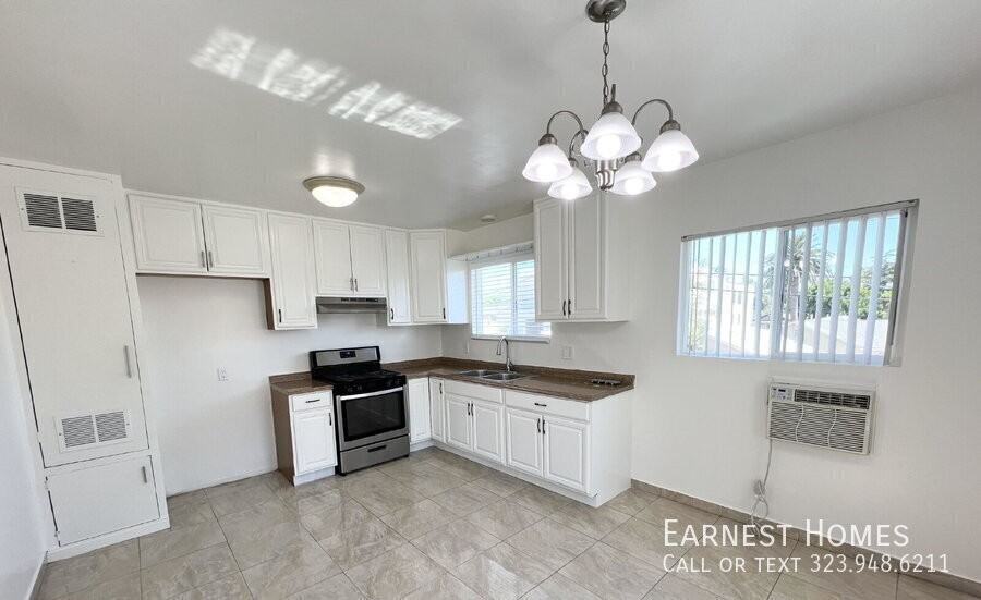 14202 Delano St #6 - Photo 3 of 17