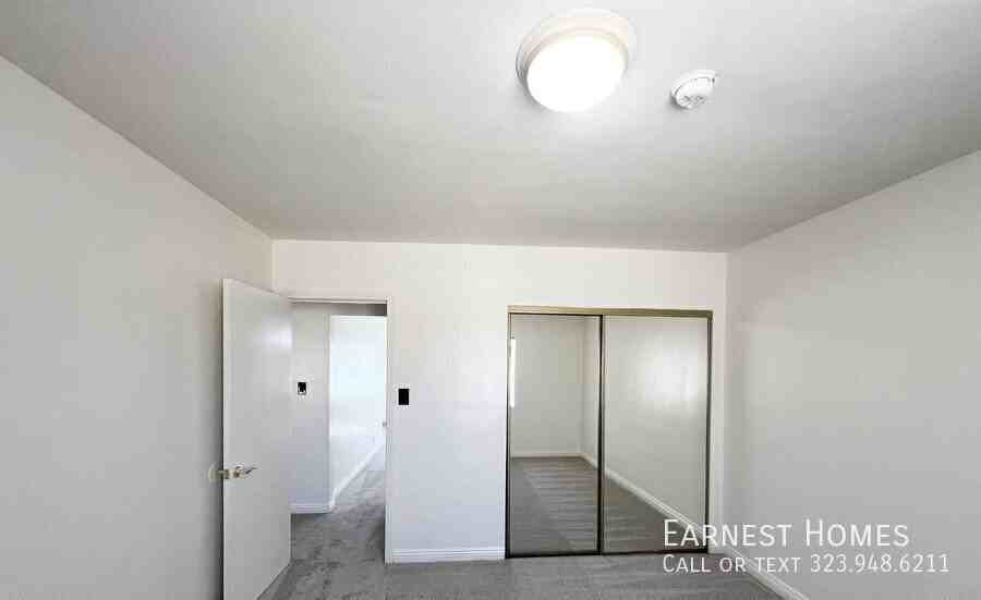 14202 Delano St #6 - Photo 5 of 17