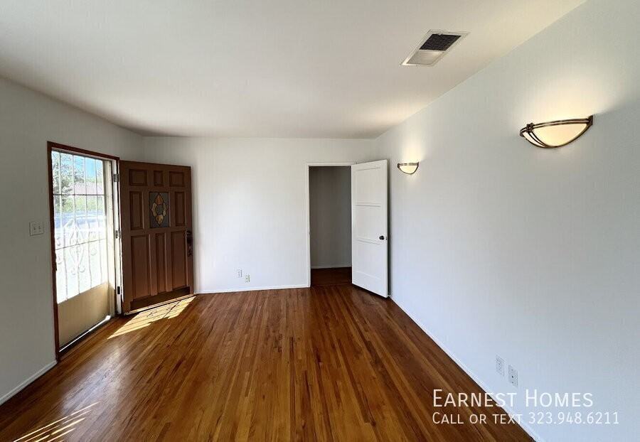 14013 Addison St - Photo 2 of 28