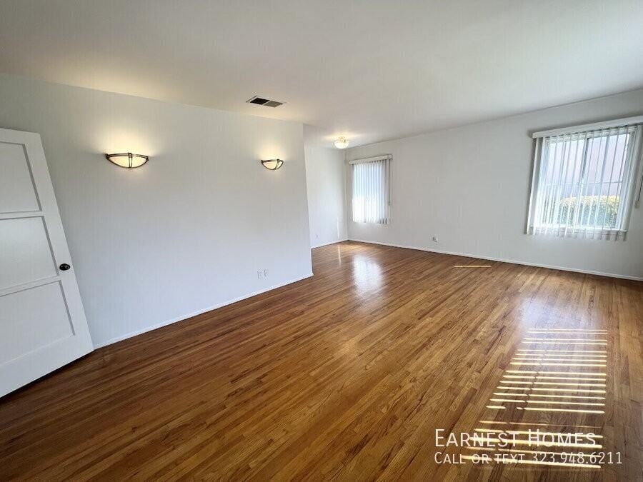 14013 Addison St - Photo 3 of 28