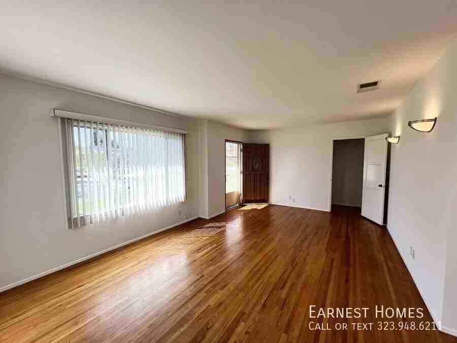14013 Addison St - Photo 4 of 28