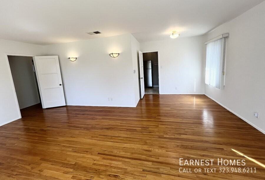 14013 Addison St - Photo 5 of 28