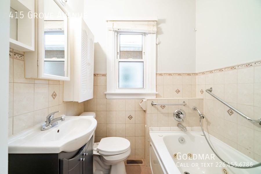 415 Grove Ave - Photo 4 of 9