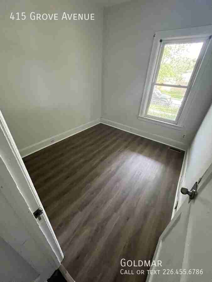 415 Grove Ave - Photo 7 of 9