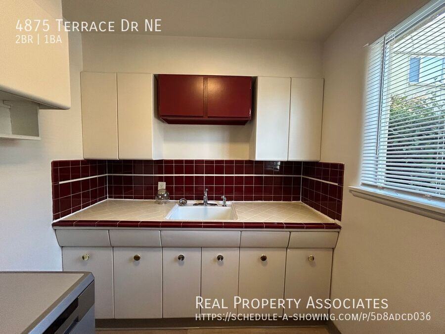4875 Terrace Dr Ne - Photo 5 of 21