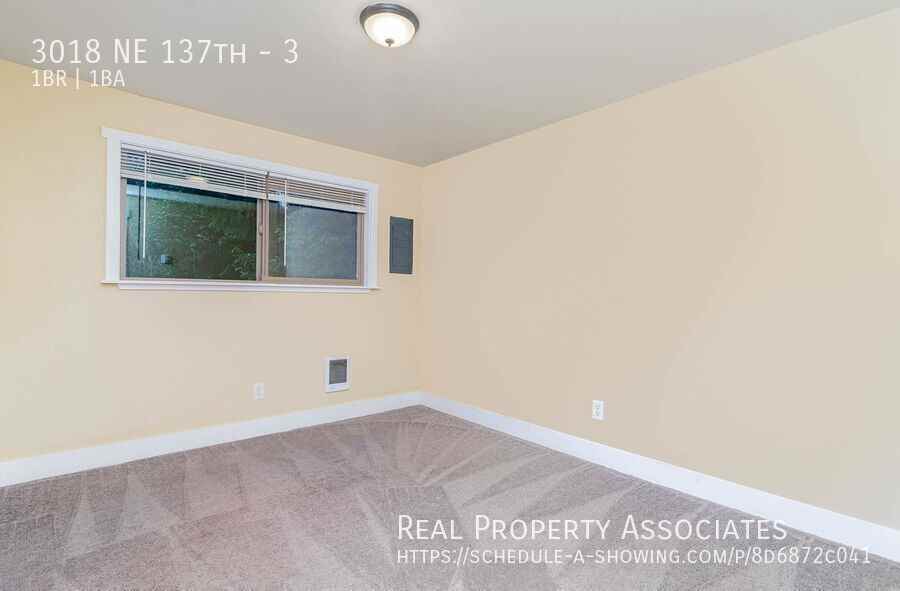 3018 Ne 137th St #3 - Photo 4 of 9