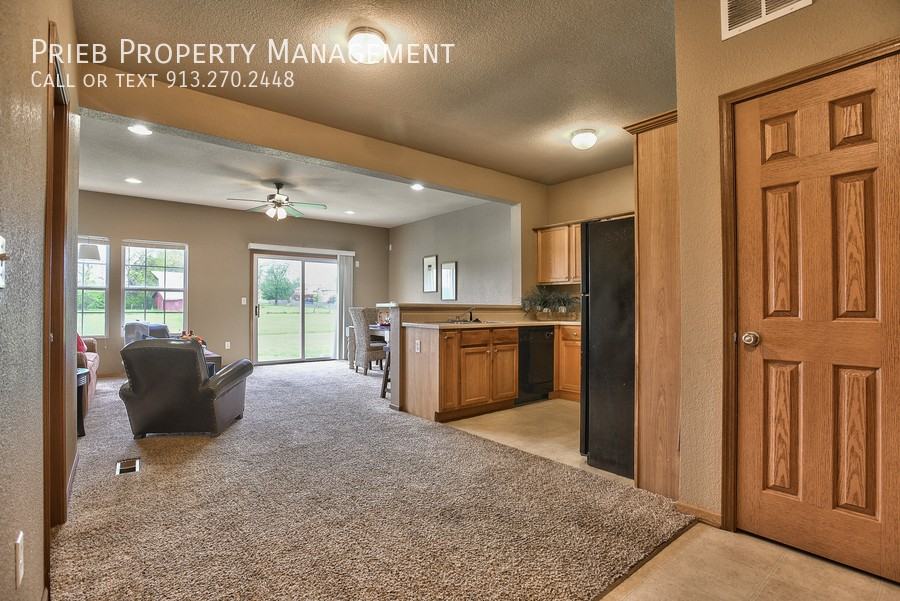 900 S Woodson Ct - Photo 2 of 21