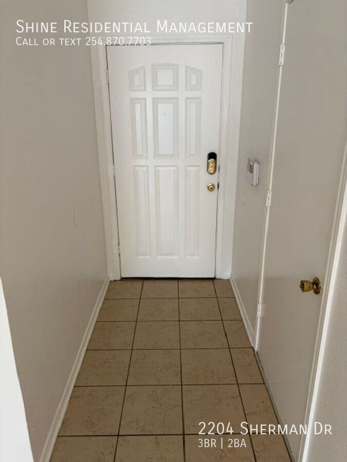 2204 Sherman Dr - Photo 3 of 18