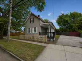 featured image of 3026 Erin Ave