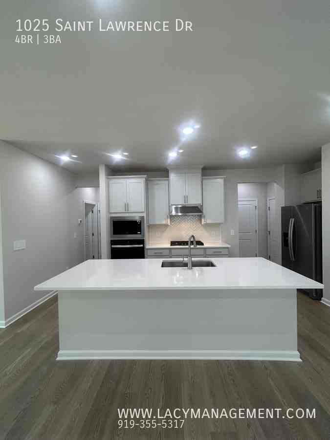 1025 Saint Lawrence Dr - Photo 3 of 23