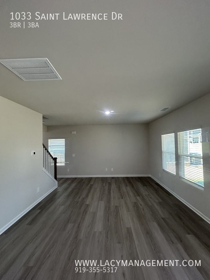 1033 Saint Lawrence Dr - Photo 3 of 20