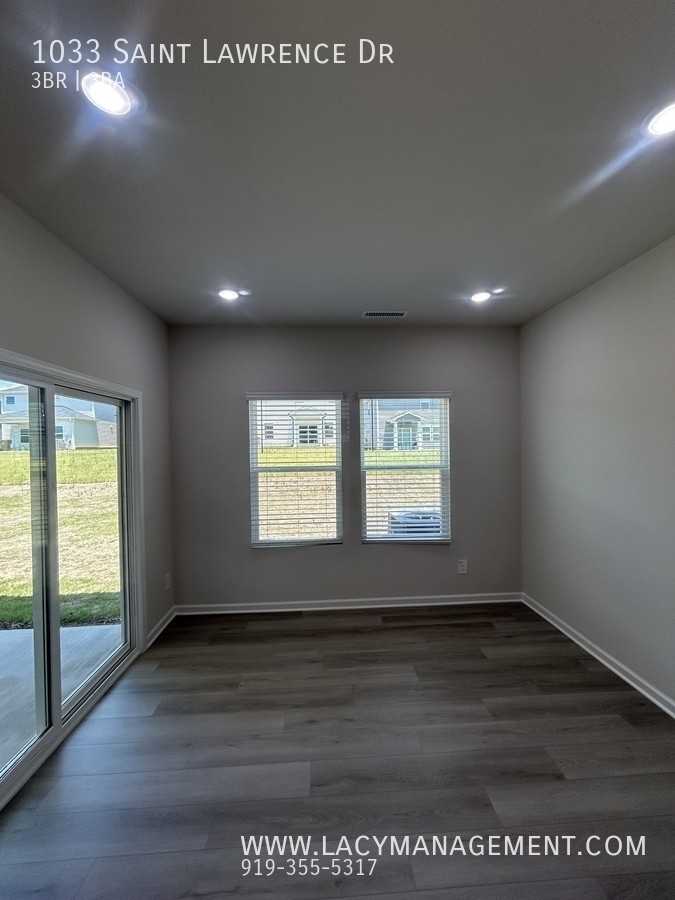 1033 Saint Lawrence Dr - Photo 4 of 20